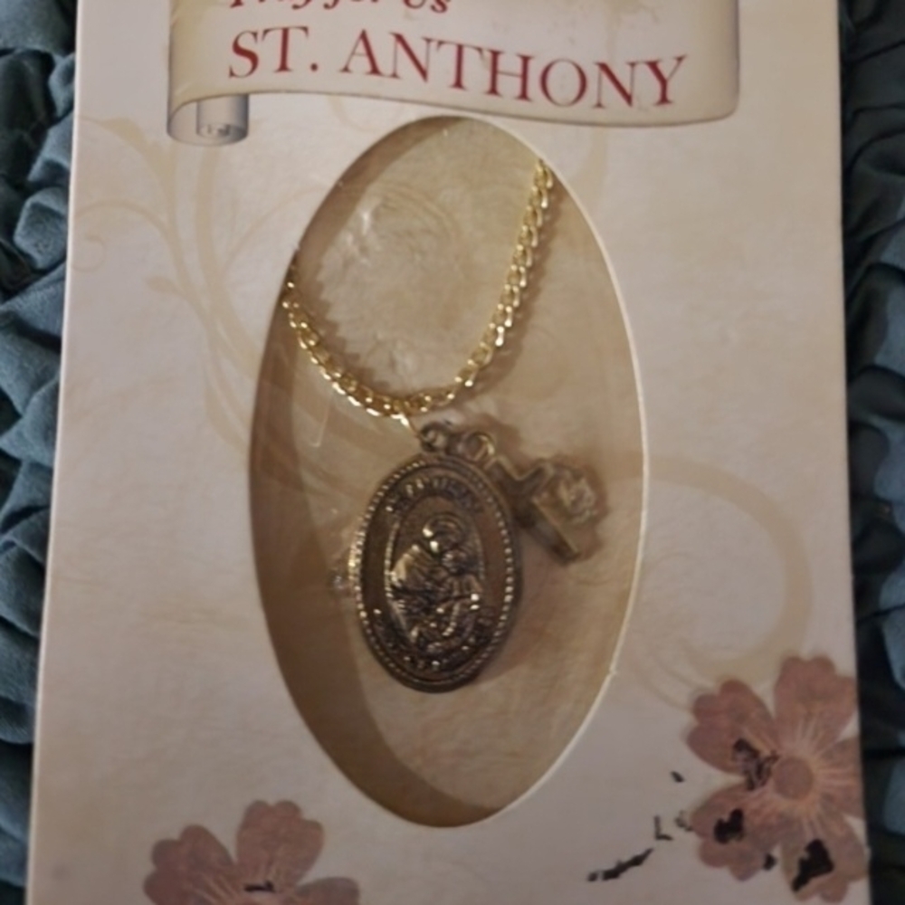 St. Anthony Gold Pendant Necklace